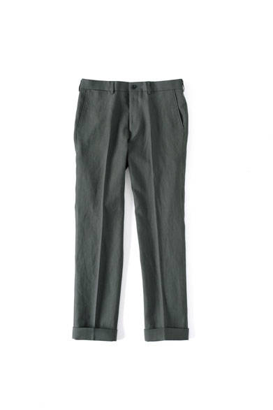 These trousers epitomize this season's Margaret Howell, with tailored fabrics given a relaxed, casual feel. Crafted from smooth, fluid European linen, the cropped, ankle-length cut offers a fresh, casual look. Trousers ¥42,120 (Margaret Howell)
