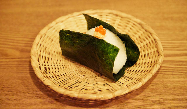 しゃけいくらのおにぎり