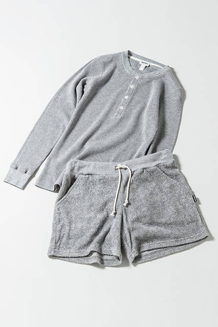 Henley T-shirt | ¥9,800 (excl. tax)<br/>Shorts | ¥8,800 (excl. tax)