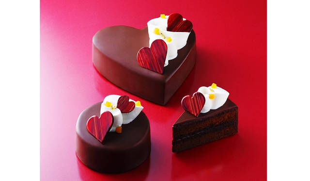Sachertorte | Price: ¥540 (triangle), ¥1,296 (round), ¥2,160 (12cm heart), ¥3,240 (15cm heart)