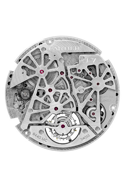 <strong>ロトンド ドゥ カルティエ アース＆ムーン</strong><br />ムーブメント｜手巻き（Cal.9440 MC）<br />機能｜トゥールビヨン、オンデマンド式ムーンフェイズ（4時位置のボタンを押すと円盤がキャリッジを隠し、月齢を表示）、第2時間帯表示<br />