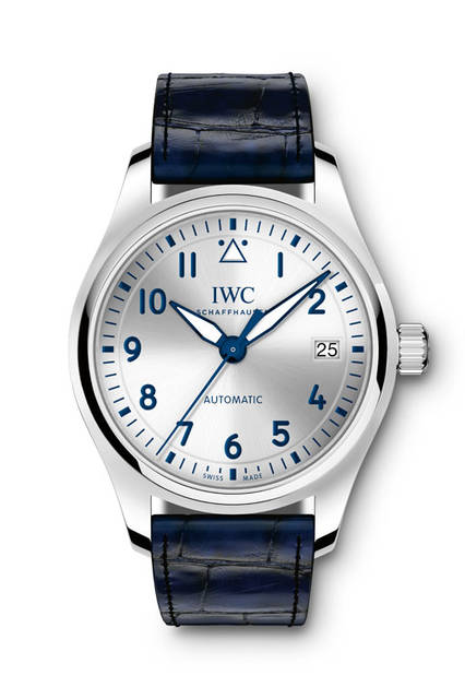 <strong>パイロット・ウォッチ・オートマティック 36</strong><br />ケース｜ステンレススチール<br />直径｜36mm<br />厚さ｜10.6mm<br />ムーブメント｜自動巻き（Cal.35111）<br />機能｜日付表示<br />防水｜6気圧<br />ストラップ｜サントーニ社製カーフ<br />発売時期｜2016年6月予定<br />価格｜51万5000円