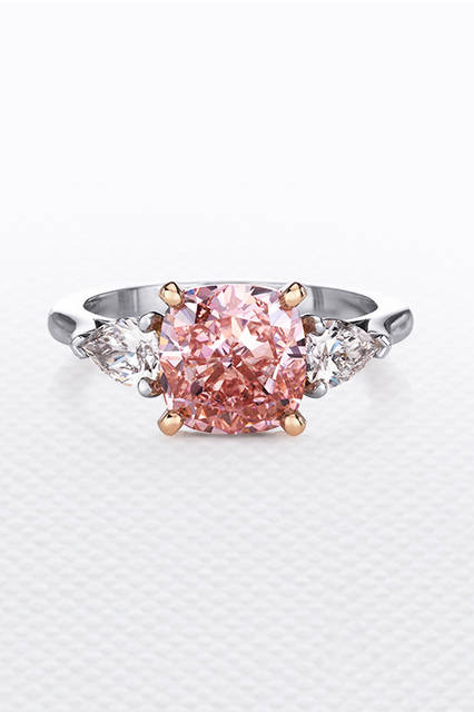 Material | Pink Diamond<br>(Main Diamond: 3.69ct)