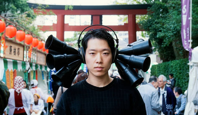 <strong>RESOLUTION OF SOUND LOCATION</strong><br />Headphones composed of a super-directional microphone and speaker, capable of identifying the source of sound.