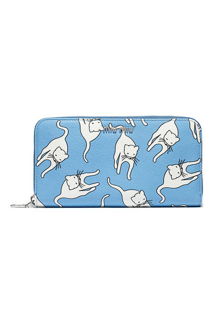 Miu Miu Pop-Up Store Opens at Isetan ShinjukuRound Zip Wallet ¥74,520