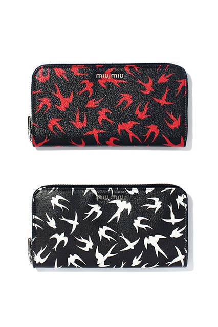 Miu Miu Pop-Up Store Opens at Isetan ShinjukuRound Zip Wallet ¥74,520