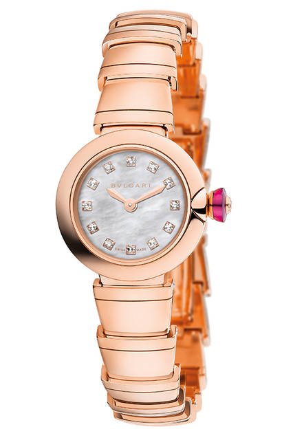 <strong>ピッコラ ルチェア</strong><br />ケース｜18Kピンクゴールド<br />直径｜23mm<br />ムーブメント｜クォーツ<br />ブレスレット｜18Kピンクゴールド<br />防水｜3気圧<br />発売時期｜2016年7月予定<br />予価｜268万円（税別）