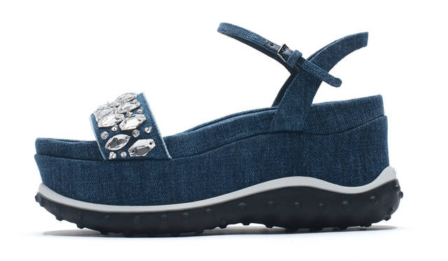 Limited edition sandals<br/>Price | ¥118,000