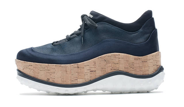 Early release sneakers<br/>Price | ¥79,000