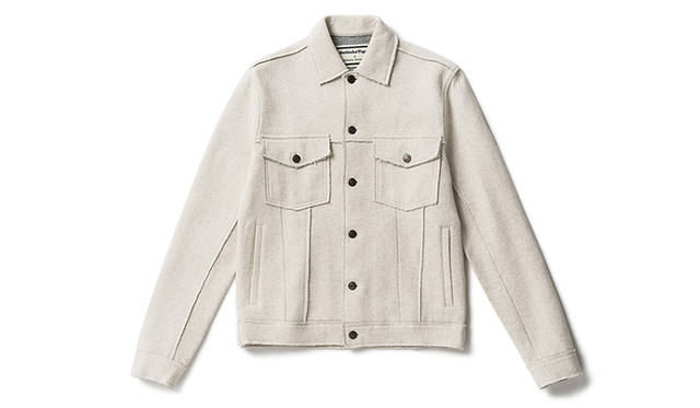 <strong>Onitsuka Tiger×ANDREA POMPILIO</strong><br/>A sweatshirt jacket made from bonding fabric with a French terry interior and a jersey knit exterior. As it's made from cut-and-sew fabric, it's easier to care for than a woven jacket.<br/>¥27,000 (Sizes 44, 46, 48, 50)