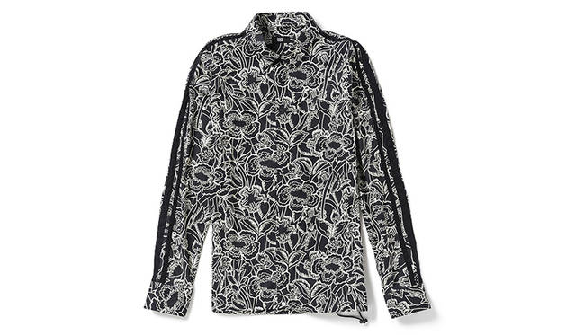 <strong>Onitsuka Tiger×ANDREA POMPILIO</strong><br/>A shirt with a design featuring printed fabric on the sleeves.<br/>¥15,120 (Sizes XS, S, M, L)