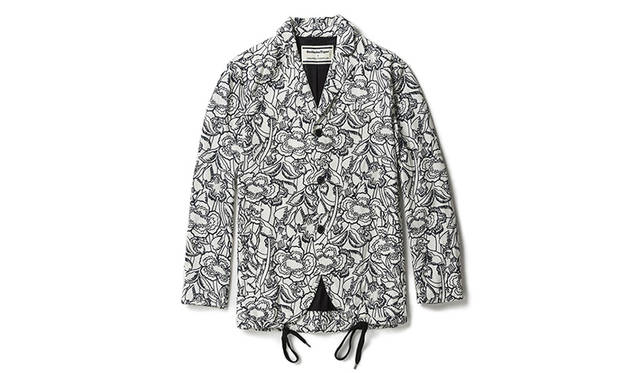 <strong>Onitsuka Tiger×ANDREA POMPILIO</strong><br/>A jacket with a floral print. The lining is mesh for a sporty look. The hem can be adjusted with a drawstring.<br/>¥37,800 (Sizes 44, 46, 48, 50)