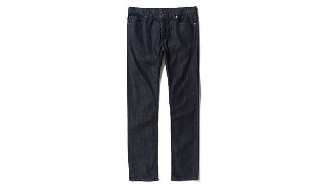 <strong>Onitsuka Tiger</strong><br/>Basic five-pocket pants made from stretch denim. Features an embossed tiger face patch made of a different material on the back pocket.<br/>¥18,360 (Sizes XS, S, M, L)