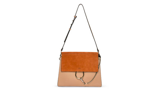 Symbolizing the spirit of the nonchalant Chloé girl, the "FAYE" bag is luxurious, elegant, and effortlessly sophisticated, yet its accordion gussets offer ample storage, making it the perfect companion for the active Chloé girl. Bag (café) ¥211,680