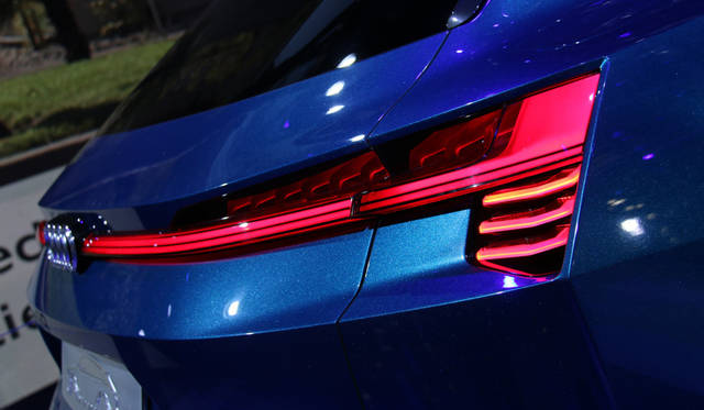 Audi "e-tron Quattro concept study" tail lamps. Uses organic LED technology, to be first featured in the new TTRS this year.