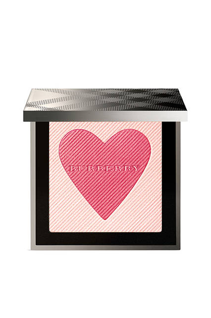 <strong>[Limited Edition] Burberry London With Love</strong><br />Blush Highlighter <Cheek Color><br />Price | ¥7,400 (excl. tax)<br />