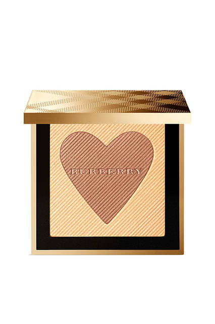 <strong>[Limited Edition] Burberry London With Love</strong><br />Illuminating Bronzer <Face Color><br />Price | ¥7,400 (excl. tax)<br />