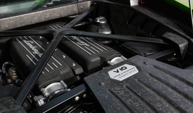 Maximum output is 580 hp (427 kW) @ 8000 rpm. Maximum torque is 540 Nm @ 6500 rpm. Features cylinder deactivation system that turns off cylinders under low load.