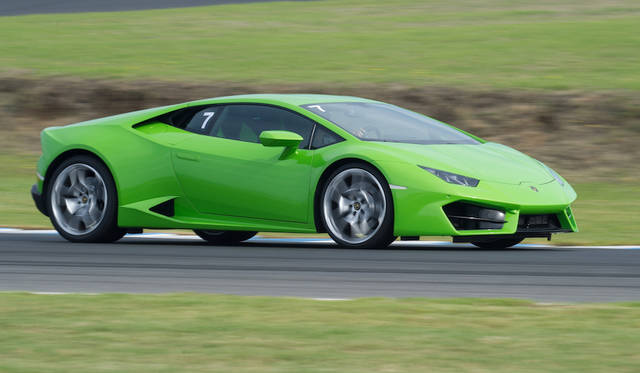 Wheelbase is 2620 mm