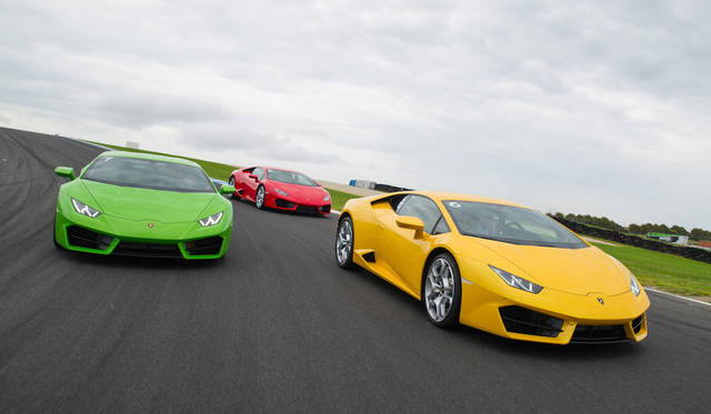 Front-to-rear weight distribution is 40:60