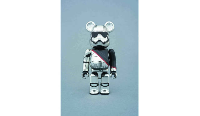 <strong>BE@RBRICK CAPTAIN PHASMA™ 100%</strong> / Price ¥1620 © & ™ Lucasfilm Ltd.