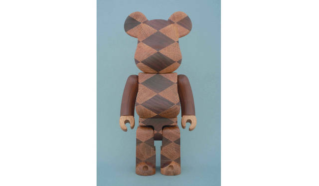 <strong>BE@RBRICK Karimoku WOVEN 400%</strong> / Price ¥97200 BE@RBRICK TM & © 2001-2016 MEDICOM TOY CORPORATION. All rights reserved.