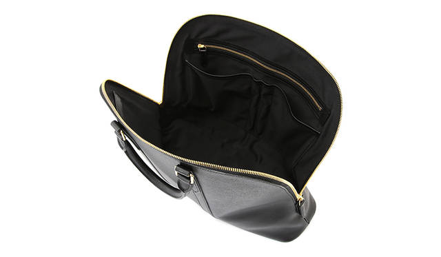 「BRIEF」<br> 価格｜8万2080円<br> サイズ｜W42×H32,5×D11(cm)<br>