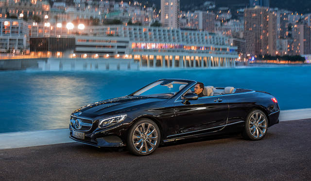 S550カブリオレの最高出力は335kW@5250rpm、最大トルクは700Nm@1800-3500rpm