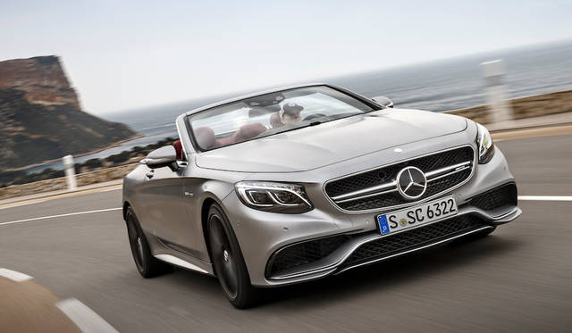 S63 4MATICカブリオレは5461ccのV8エンジンにフルタイム4輪駆動システムの組み合わせ