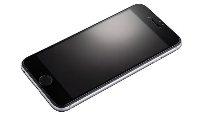 Full cover type that also protects the bezel. Available in white and black. ¥4,000 each for iPhone 7 and iPhone 7 Plus. Scheduled for late September release.