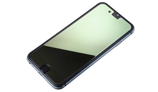 Protective glass that becomes a mirror when the backlight is off. Available in two different colors. ¥2,500 each for iPhone 7 and iPhone 7 Plus. Scheduled for late September release.