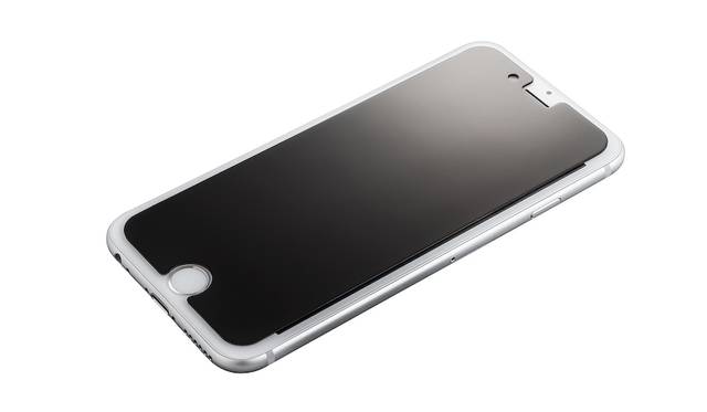 Protective glass with privacy filter that prevents viewing from the side. For iPhone 7 only. ¥4,000 (incl. tax). Scheduled for late September release.