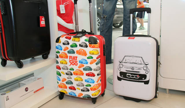 Trolley case. From 130 Euros (approx. 16,000 yen).