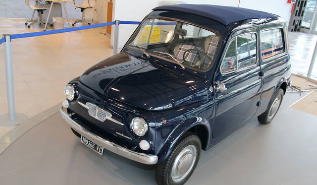 From the historic cars displayed in a corner of the showroom: Autobianchi 500 Giardiniera. It remained in the catalog until 1977, even after the production of the base Fiat 500 ended.