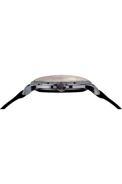 ブランド発足のきっかけとなった実在のヴィンテージウォッチ。ドーム型の風防、エレガントな文字盤など、良質なデザインの普遍的な魅力を感じさせる。