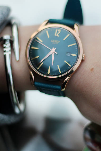 HL39-S-0134クオーツ、SS、ケース径39mm。1万8000円（税抜）