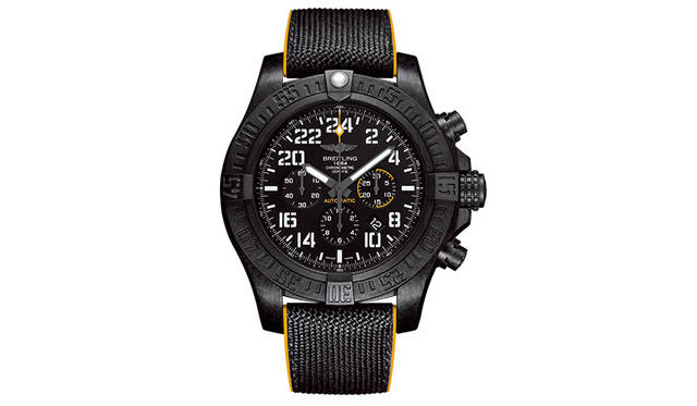 <strong>BREITLING<br /> アベンジャー ハリケーン</strong><br /> <br /> ムーブメント／自動巻き（Cal.B12）<br /> 機能／クロノグラフ（30分積算計、12時間積算計）<br /> ケース／ブライトライト®<br /> 直径／50mm<br /> ストラップ／ミリタリーラバー<br /> 防水性能／100m<br /> 価格／100万5000円（税別）<br />