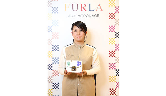 <strong>Mai Miyake<br> ミヤケマイ / 美術家</strong>