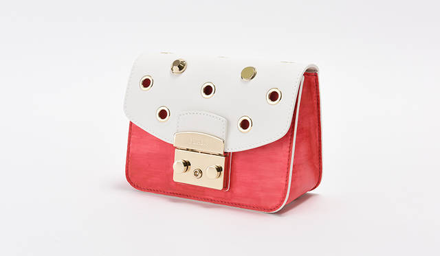 <strong>Maki Tamaru<br> 田丸麻紀 / 女優・モデル</strong>