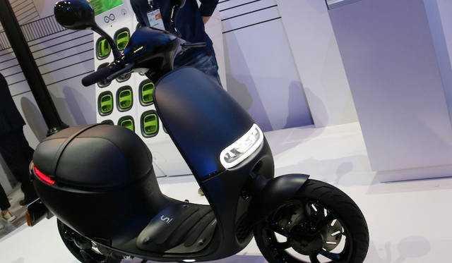 The electric scooter "Gogoro," powered by Panasonic batteries. Although it's a Taiwan-based company, it has already launched bike-sharing services in Berlin.