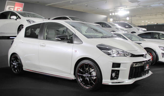 VITZ GR