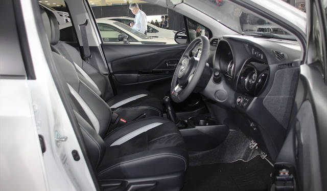 VITZ GR