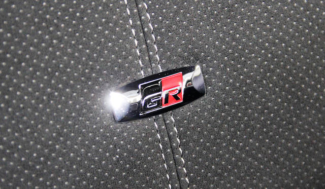 VITZ GR