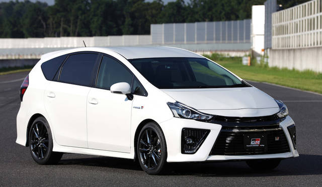 PRIUS α GR SPORT