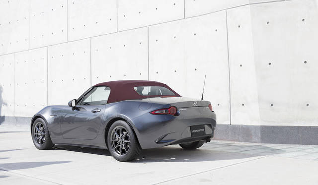 MAZDA Roadster Special Edition "RED TOP"