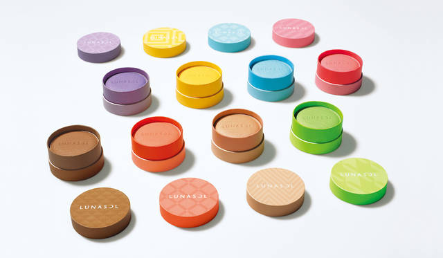Pure, delicate beauty. LUNASOL's 2018 Spring/Summer makeup captivates with vibrant, macaron-inspired shades.