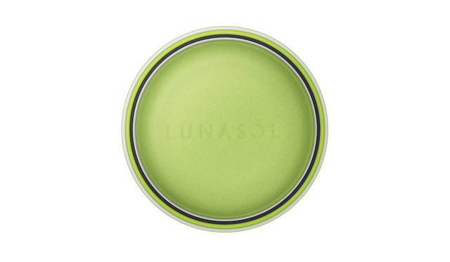 Pure, delicate beauty. LUNASOL's 2018 Spring/Summer makeup captivates with vibrant, macaron-inspired shades.