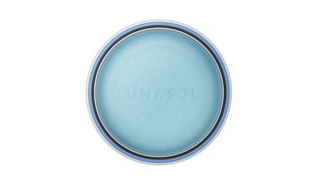 Pure, delicate beauty. LUNASOL's 2018 Spring/Summer makeup captivates with vibrant, macaron-inspired shades.