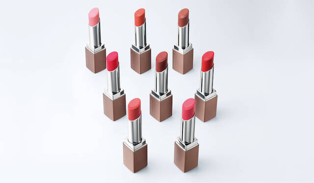 Pure, delicate beauty. LUNASOL's 2018 Spring/Summer makeup captivates with vibrant, macaron-inspired shades.