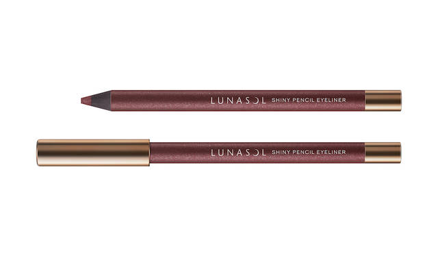 Pure, delicate beauty. LUNASOL's 2018 Spring/Summer makeup captivates with vibrant, macaron-inspired shades.
